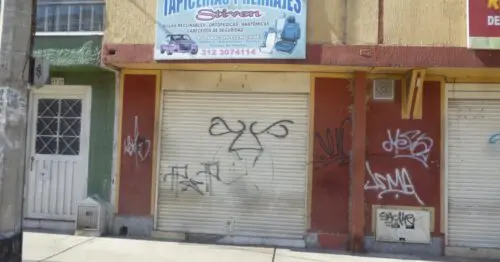 TAPICERIAS Y HERRAJES STIVEN TAPICERIAS Y HERRAJES STIVEN
